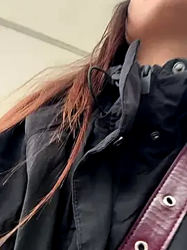 Snapshot of KissMeEva chatting on 09-27-25, 08:08 KissMeEva online show from 09-27-25, 08:08