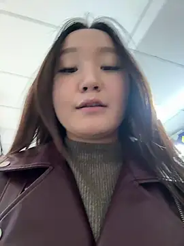 Snapshot of KissMeEva chatting on 09-28-25, 02:11 KissMeEva online show from 09-28-25, 02:11