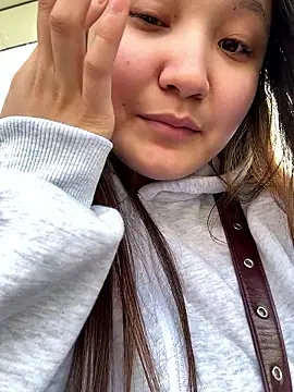 Snapshot of KissMeEva chatting on 10-04-25, 08:12 KissMeEva online show from 10-04-25, 08:12