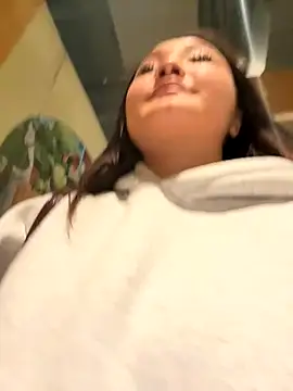 Snapshot of KissMeEva chatting on 10-09-25, 08:12 KissMeEva online show from 10-09-25, 08:12