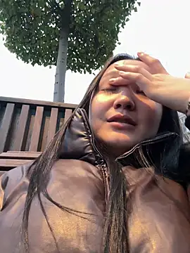 Snapshot of KissMeEva chatting on 10-18-25, 02:18 KissMeEva online show from 10-18-25, 02:18