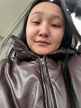 Snapshot of KissMeEva chatting on 10-19-25, 08:37 KissMeEva online show from 10-19-25, 08:37