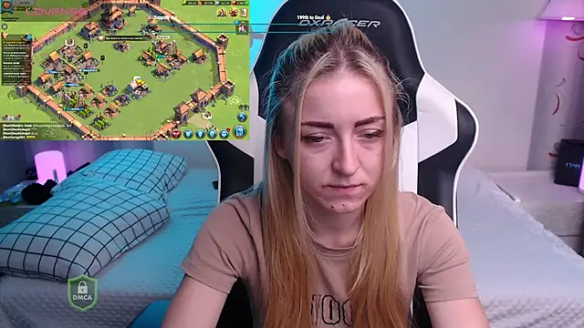 Snapshot of space_danger chatting on 11-28-25, 02:42 space danger online show from 11-28-25, 02:42