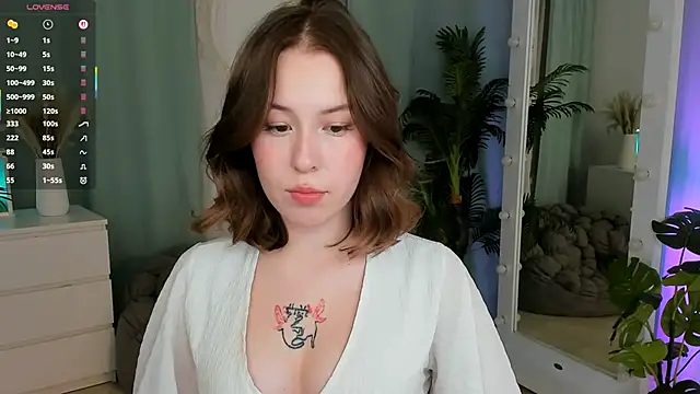 LanaRoselle online show from 12-04-25, 09:23