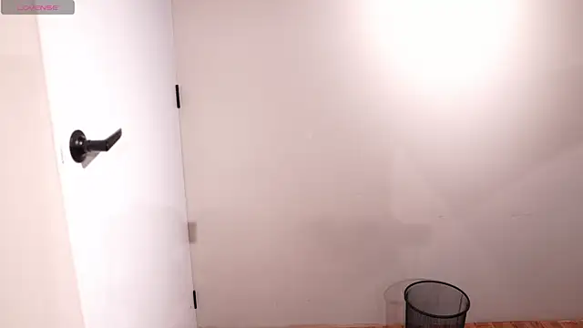 Ariaa Isabell online show from 10-28-25, 06:10