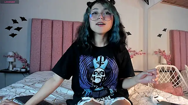 TerumiKitty online show from 11-24-25, 08:19