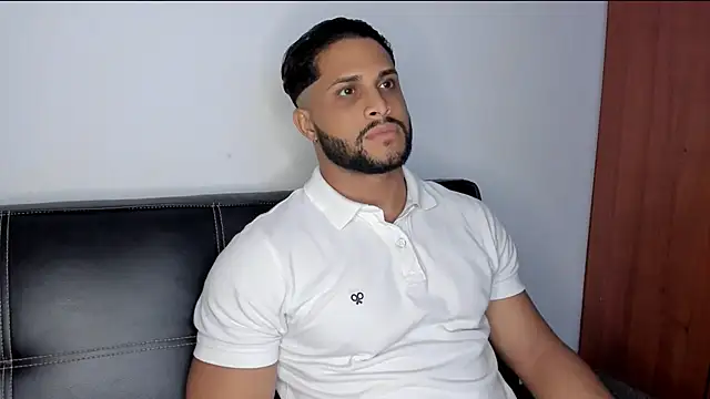 Snapshot of Pier_Simons chatting on 01-06-26, 05:44 Pier Simons online show from 01-06-26, 05:44