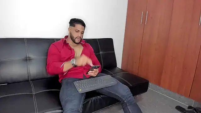 Snapshot of Pier_Simons chatting on 01-15-26, 05:45 Pier Simons online show from 01-15-26, 05:45