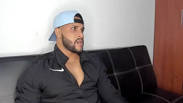 Snapshot of Pier_Simons chatting on 01-17-26, 06:40 Pier Simons online show from 01-17-26, 06:40