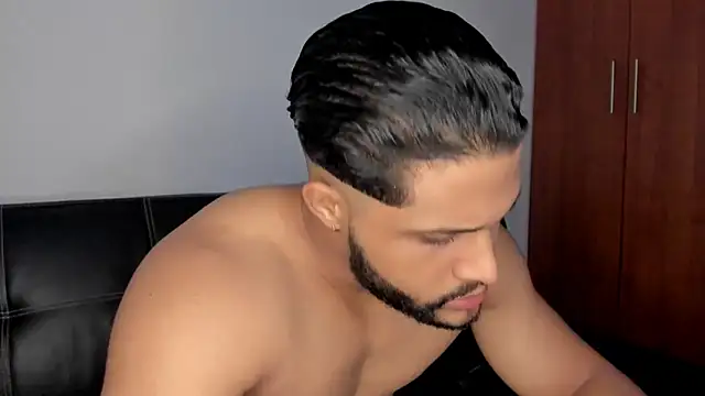 Snapshot of Pier_Simons chatting on 02-01-26, 07:18 Pier Simons online show from 02-01-26, 07:18