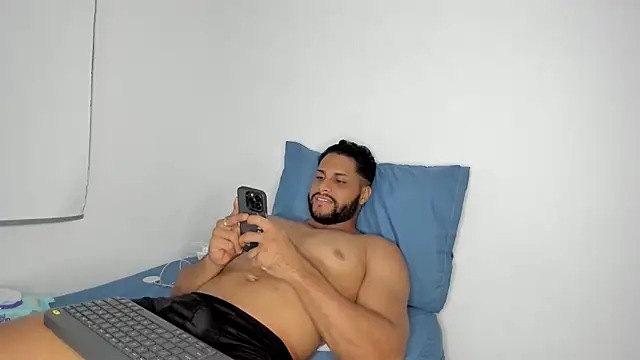 Snapshot of Pier_Simons chatting on 02-10-26, 05:55 Pier Simons online show from 02-10-26, 05:55