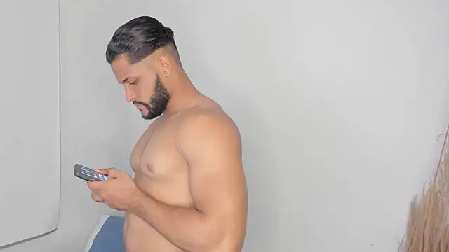 Snapshot of Pier_Simons chatting on 02-27-26, 07:52 Pier Simons online show from 02-27-26, 07:52