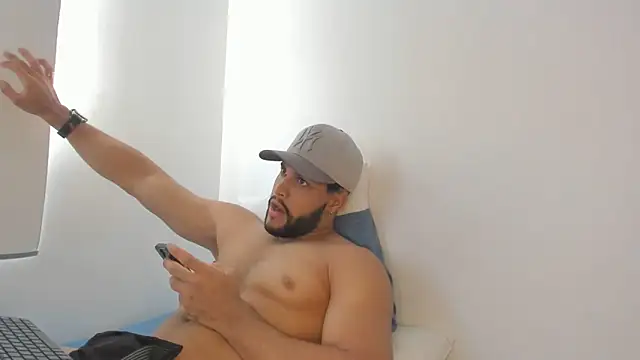 Snapshot of Pier_Simons chatting on 03-01-26, 10:01 Pier Simons online show from 03-01-26, 10:01