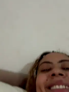 Snapshot of Chloe_Leaozinho chatting on 10-17-25, 06:05 Chloe Leaozinho online show from 10-17-25, 06:05