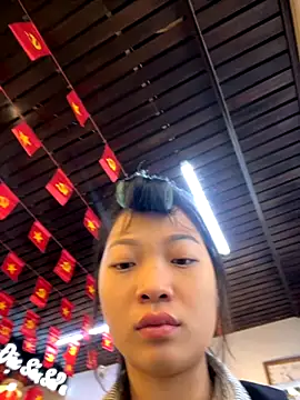 Snapshot of Phayphay77 chatting on 09-12-25, 12:11 Phayphay77 online show from 09-12-25, 12:11