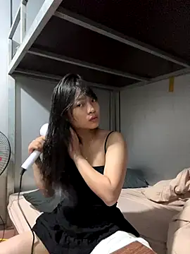 Snapshot of Phayphay77 chatting on 09-19-25, 03:45 Phayphay77 online show from 09-19-25, 03:45