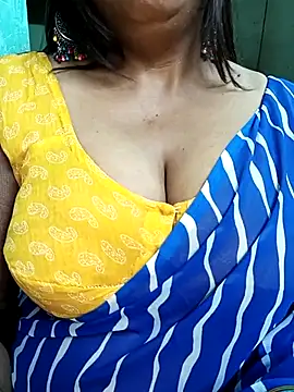 Snapshot of Bhanu-Sharma chatting on 11-02-25, 04:09 Bhanu-Sharma online show from 11-02-25, 04:09