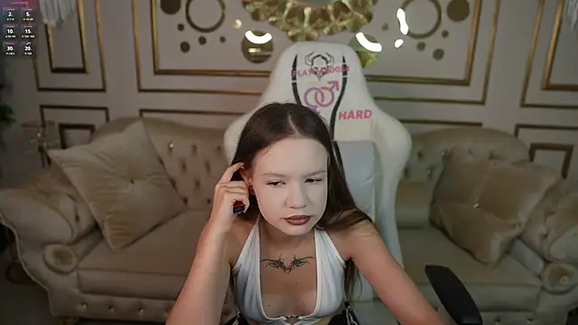 Claire Dreams online show from 09-11-25, 06:57