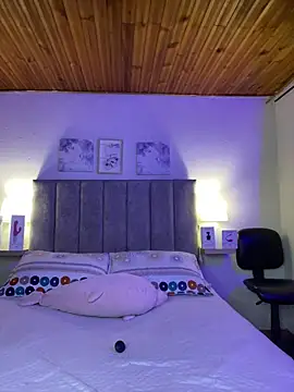 Snapshot of juliana-mancini chatting on 10-25-25, 05:51 juliana-mancini online show from 10-25-25, 05:51