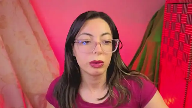 Snapshot of Miranda_sexlove_ chatting on 12-23-25, 07:28 Miranda sexlove online show from 12-23-25, 07:28