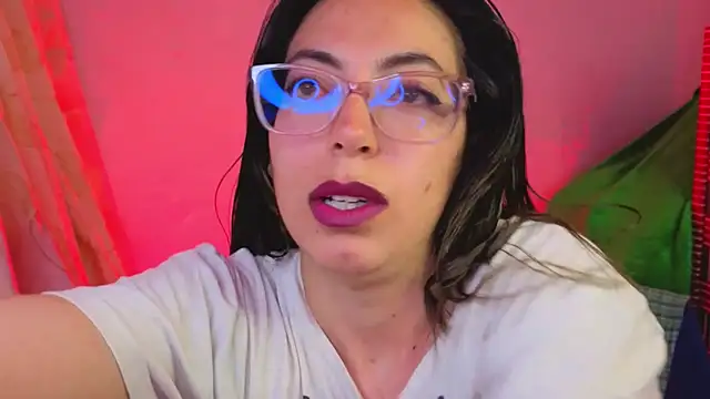 Snapshot of Miranda_sexlove_ chatting on 01-06-26, 07:34 Miranda sexlove online show from 01-06-26, 07:34