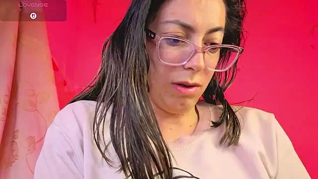 Snapshot of Miranda_sexlove_ chatting on 01-11-26, 05:01 Miranda sexlove online show from 01-11-26, 05:01