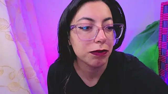 Snapshot of Miranda_sexlove_ chatting on 01-17-26, 06:07 Miranda sexlove online show from 01-17-26, 06:07