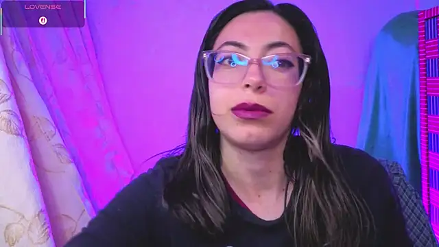 Snapshot of Miranda_sexlove_ chatting on 02-01-26, 06:01 Miranda sexlove online show from 02-01-26, 06:01