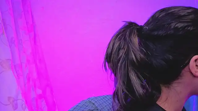 Snapshot of Miranda_sexlove_ chatting on 02-03-26, 06:00 Miranda sexlove online show from 02-03-26, 06:00