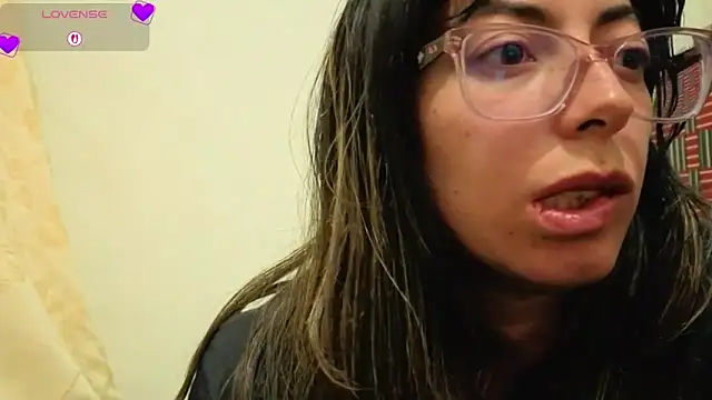 Snapshot of Miranda_sexlove_ chatting on 02-17-26, 06:58 Miranda sexlove online show from 02-17-26, 06:58