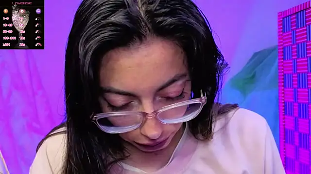 Snapshot of Miranda_sexlove_ chatting on 02-24-26, 07:01 Miranda sexlove online show from 02-24-26, 07:01