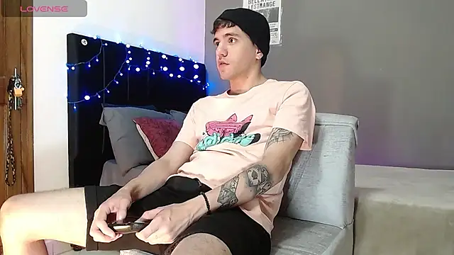 Snapshot of Matteo12_ chatting on 12-05-25, 03:48 Matteo12 online show from 12-05-25, 03:48