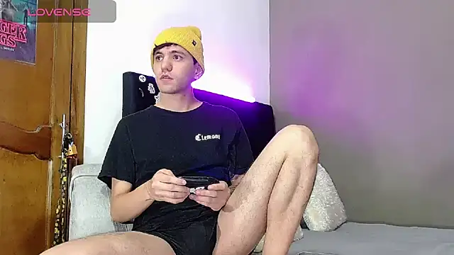 Matteo12  online show from 03-28-26, 04:12