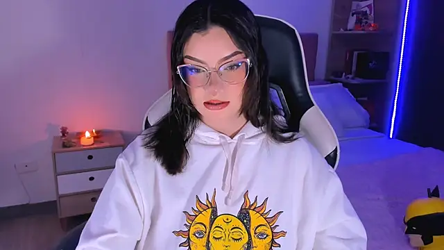 OphelianaRose33 online show from 10-13-25, 08:20