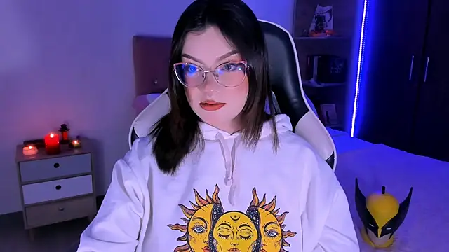 OphelianaRose33 online show from 11-25-25, 10:32