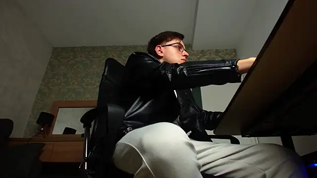 FelixStarkk online show from 10-26-25, 05:02