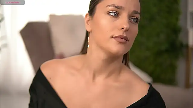 Snapshot of FreyaHeart chatting on 10-12-25, 06:23 FreyaHeart online show from 10-12-25, 06:23