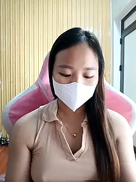 Snapshot of Na_na90 chatting on 09-10-25, 12:43 Na na90 online show from 09-10-25, 12:43