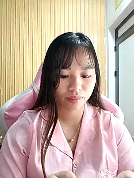 Snapshot of Na_na90 chatting on 10-23-25, 12:43 Na na90 online show from 10-23-25, 12:43