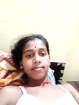 Snapshot of Saniye-143 chatting on 09-28-25, 03:39 Saniye-143 online show from 09-28-25, 03:39