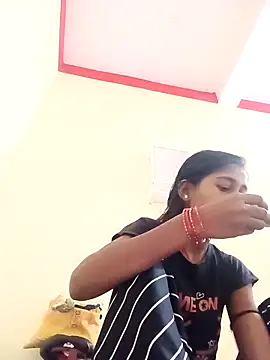 Snapshot of Saniye-143 chatting on 10-08-25, 05:16 Saniye-143 online show from 10-08-25, 05:16