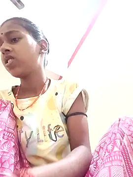 Snapshot of Saniye-143 chatting on 10-15-25, 06:46 Saniye-143 online show from 10-15-25, 06:46