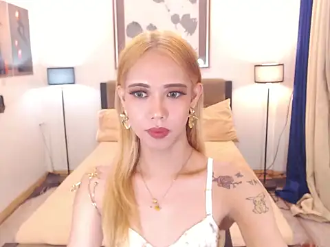 Snapshot of PreciousAmore chatting on 04-25-26, 07:44 PreciousAmore online show from 04-25-26, 07:44