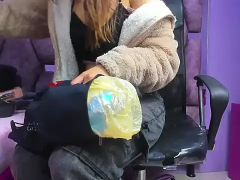 Emy Latin online show from 09-26-25, 11:58