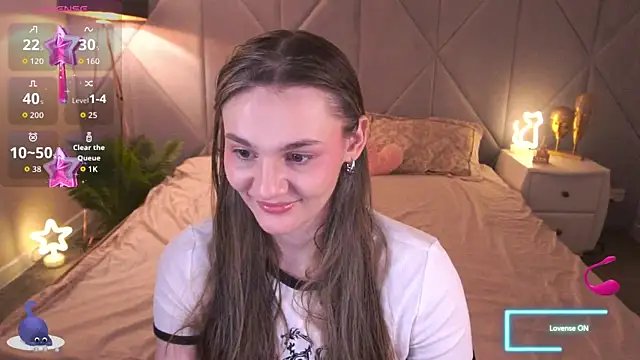 DiamondGoldie online show from 11-18-25, 08:46