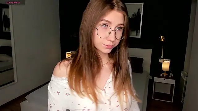 Snapshot of EditaBand chatting on 11-12-25, 06:52 EditaBand online show from 11-12-25, 06:52