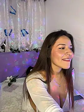 Snapshot of Linda_Bellucci chatting on 02-08-26, 04:27 Linda Bellucci online show from 02-08-26, 04:27