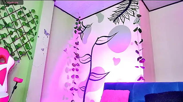 Karen Ariass online show from 03-25-26, 01:39