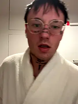 Snapshot of FullTattooBoy chatting on 12-15-25, 04:50 FullTattooBoy online show from 12-15-25, 04:50