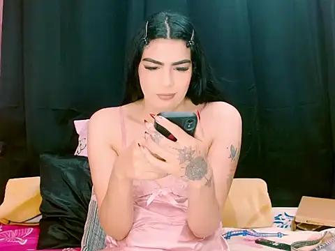 Snapshot of _crystal23_ chatting on 09-14-25, 05:06  crystal23  online show from 09-14-25, 05:06